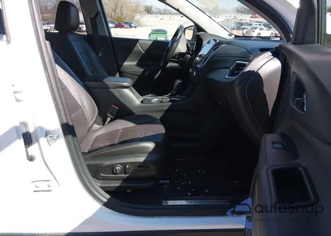 2019 Chevrolet Equinox Premier z USA, uszkodzony, nr VIN 2GNAXNEV7K6239385